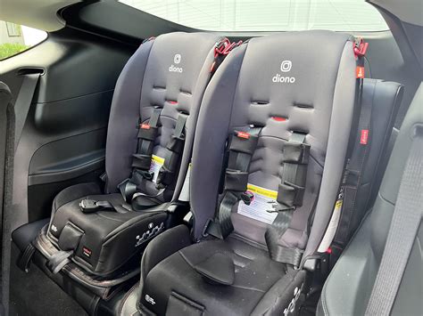 Can you put two car seats next to each other, and does it make the car feel like a crowded elevator?