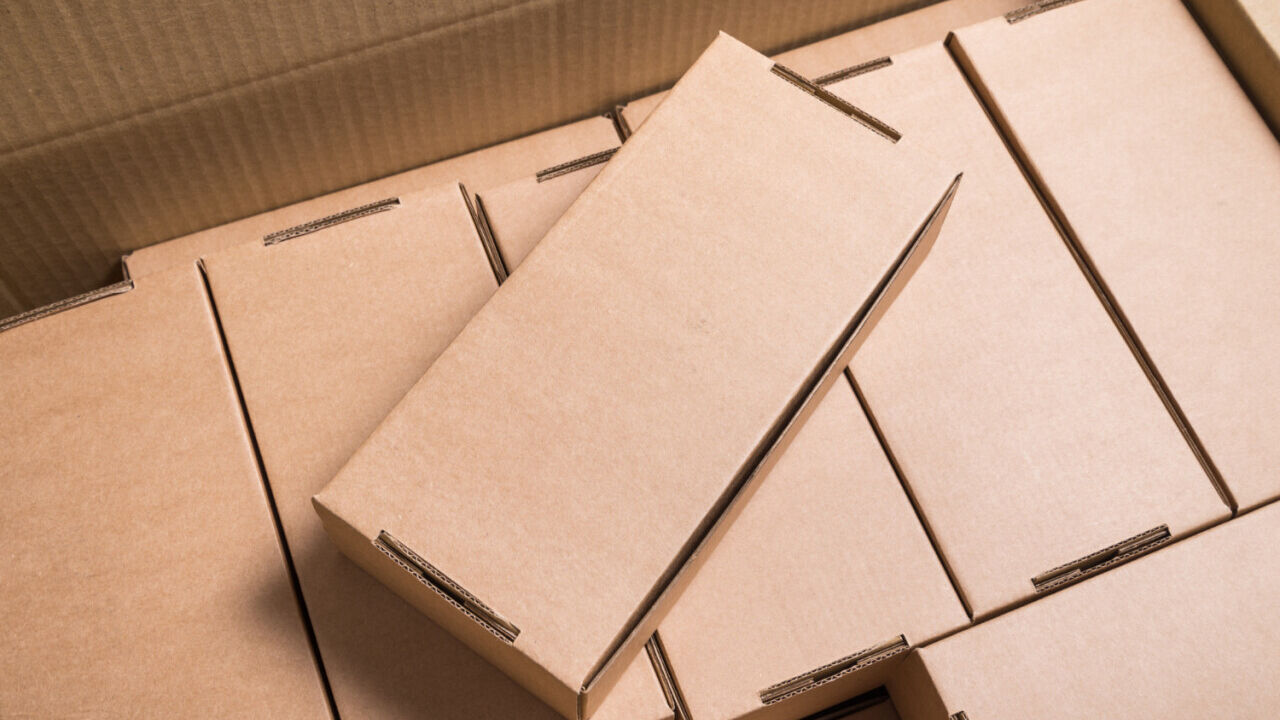 Jakie wyposażenie wewnętrzne pudeł kartonowych przydaje się najczęściej?